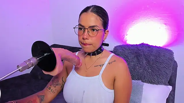 AngelaRicci online show from November 20, 2025, 9:03 pm