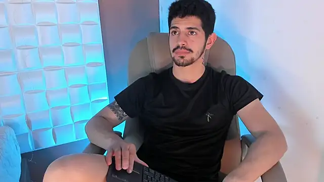 AlejandroStormm online show from July 23, 2026, 5:16 am