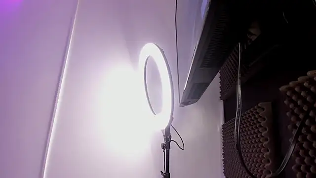 Anniie  Evans online show from February 27, 2025, 8:31 pm