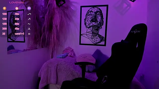 Anniie  Evans online show from March 21, 2025, 2:07 pm