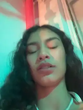 Anniie  Evans online show from October 17, 2025, 6:32 pm