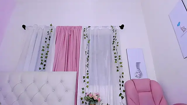 Emma lorense22 online show from March 22, 2025, 10:15 pm