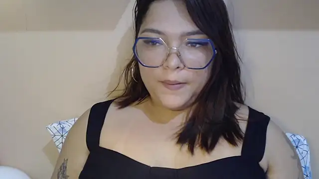 Snapshot of GoddessChaar chatting on December 15, 2025, 10:14 pm GoddessChaar online show from December 15, 2025, 10:14 pm