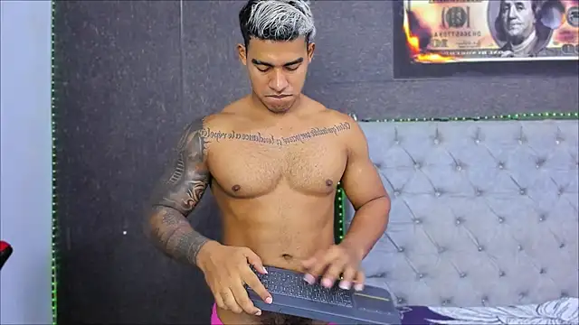 luigi hot  online show from May 11, 2026, 4:04 pm