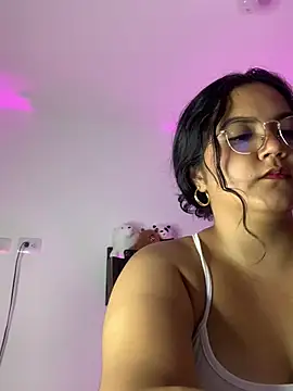 Snapshot of Leah_yuah_ chatting on February 23, 2025, 6:07 am Leah yuah  online show from February 23, 2025, 6:07 am