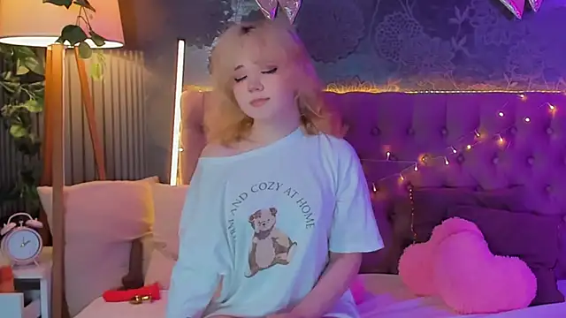 EmilyAngells online show from April 2, 2026, 5:49 am