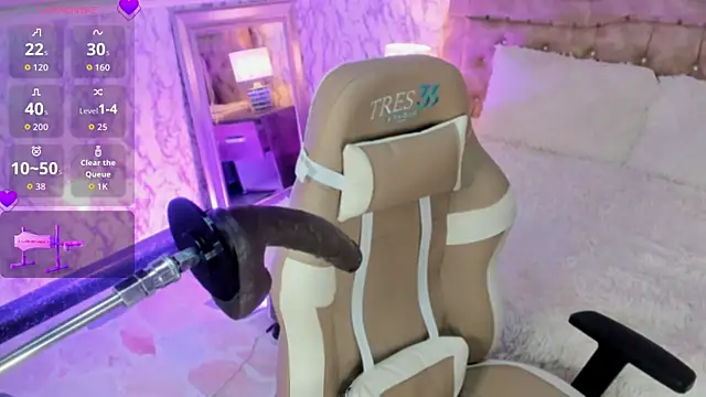 Snapshot of CandyKissx chatting on October 22, 2025, 7:35 pm CandyKissx online show from October 22, 2025, 7:35 pm