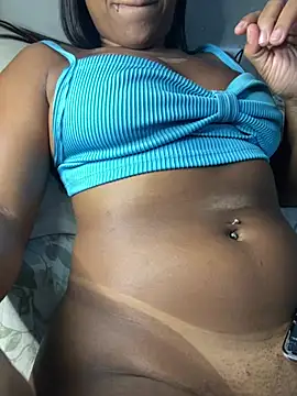 Snapshot of yasmimbrasileirinha chatting on March 14, 2025, 11:01 am yasmimbrasileirinha online show from March 14, 2025, 11:01 am