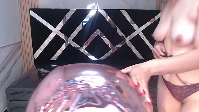 Angeles v online show from March 9, 2025, 1:35 am