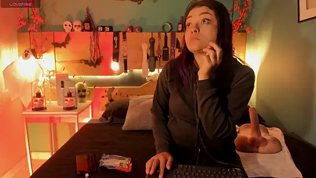 ChloeAllennn online show from November 1, 2025, 12:07 pm