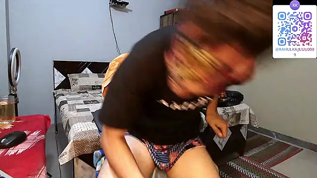 rahulkajuuu0909 online show from April 5, 2026, 3:31 pm