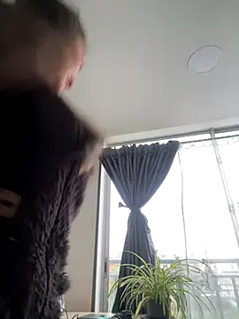 Luna kitty online show from November 17, 2025, 11:49 am