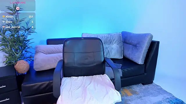 Ivaannaa  online show from March 13, 2025, 2:44 pm