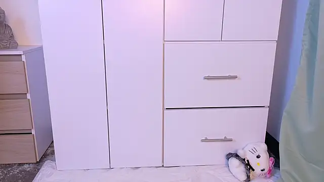 Snapshot of zarahCute chatting on November 9, 2025, 10:19 pm zarahCute online show from November 9, 2025, 10:19 pm