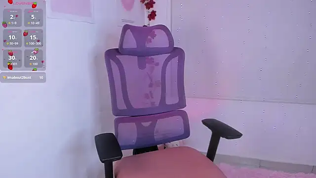 Snapshot of MiaWilsson_ chatting on November 14, 2025, 12:42 am MiaWilsson online show from November 14, 2025, 12:42 am