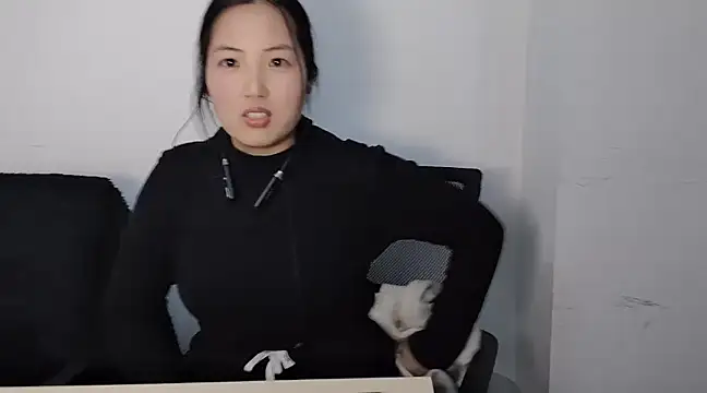 Ellie-BabyLoe online show from February 26, 2025, 10:26 am