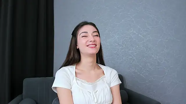 Snapshot of FloraEves chatting on March 5, 2025, 5:07 am FloraEves online show from March 5, 2025, 5:07 am