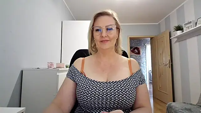 DianaLive online show from March 28, 2026, 11:43 am