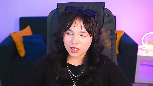 Snapshot of HanaWise chatting on February 25, 2025, 2:33 pm HanaWise online show from February 25, 2025, 2:33 pm