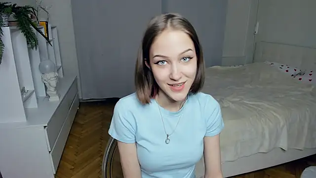 EmmaKellerf online show from March 4, 2025, 1:34 am