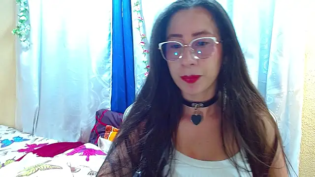 Gia leinn online show from February 16, 2026, 8:38 pm