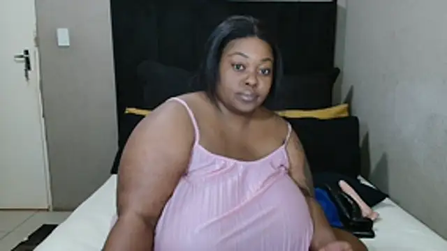Lusty N Busty online show from June 5, 2026, 5:29 pm