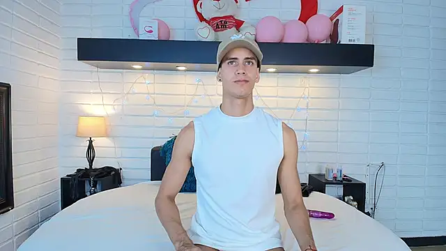 Maximiliano  Fire online show from March 8, 2025, 8:03 pm