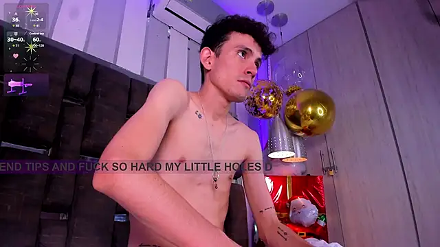 ValentinoMoreti online show from December 18, 2025, 5:35 am