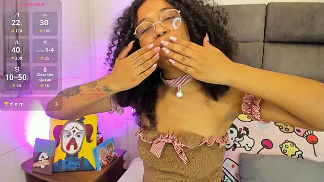 Snapshot of Layla_Clarke chatting on October 11, 2025, 4:12 am Layla Clarke online show from October 11, 2025, 4:12 am