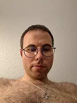 Simonudist online show from December 18, 2025, 8:59 pm