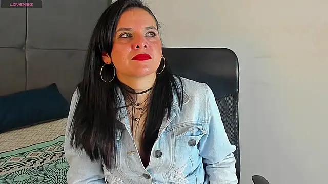 laura hotties online show from March 12, 2025, 1:30 pm