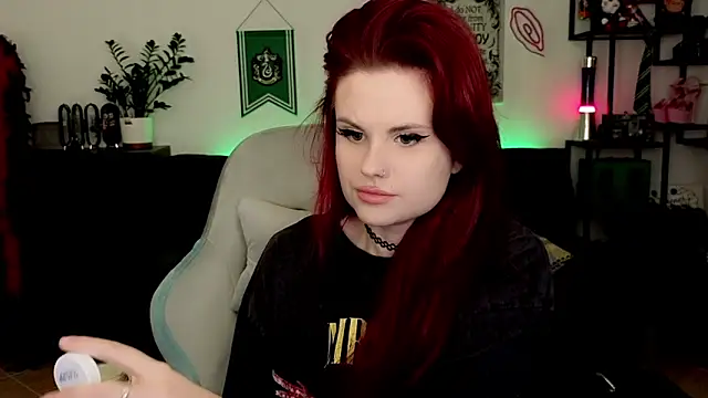 Della Ideal online show from February 10, 2026, 6:56 pm