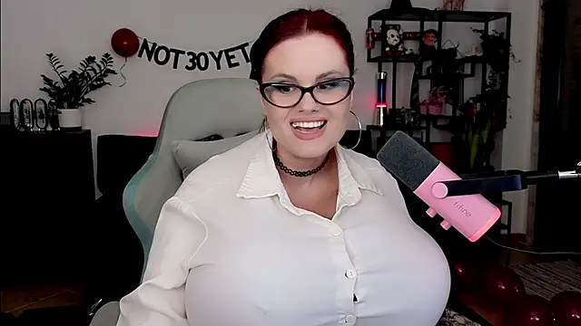 Della Ideal online show from March 4, 2026, 6:47 pm