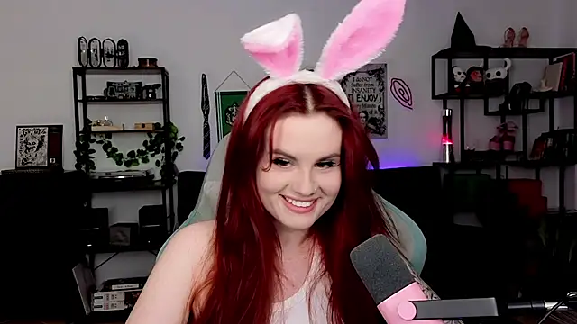 Della Ideal online show from April 5, 2026, 5:54 pm