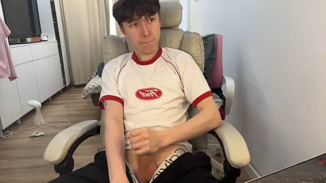 Snapshot of tommy_colson chatting on October 29, 2025, 9:11 am tommy colson online show from October 29, 2025, 9:11 am