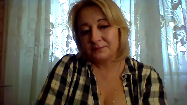 Snapshot of ArielXLoveresss chatting on February 23, 2025, 9:33 am ArielXLoveresss online show from February 23, 2025, 9:33 am