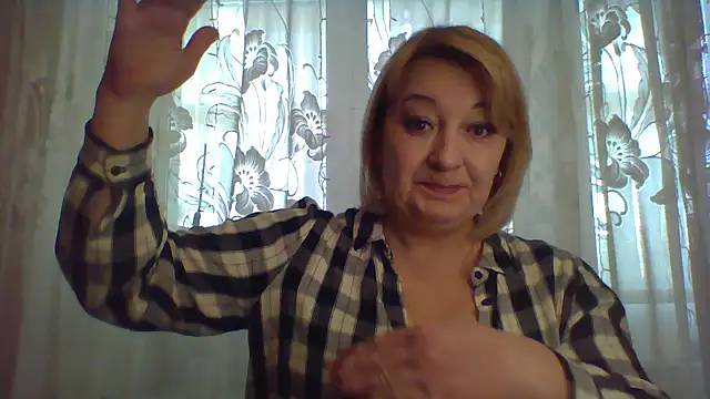 Snapshot of ArielXLoveresss chatting on March 5, 2025, 8:32 am ArielXLoveresss online show from March 5, 2025, 8:32 am