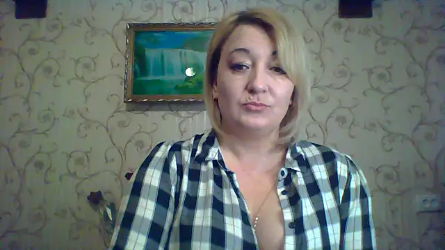 Snapshot of ArielXLoveresss chatting on March 12, 2025, 7:35 am ArielXLoveresss online show from March 12, 2025, 7:35 am