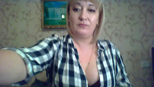 Snapshot of ArielXLoveresss chatting on March 19, 2025, 7:40 am ArielXLoveresss online show from March 19, 2025, 7:40 am