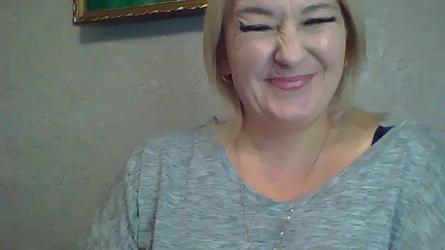 Snapshot of ArielXLoveresss chatting on October 16, 2025, 3:02 pm ArielXLoveresss online show from October 16, 2025, 3:02 pm