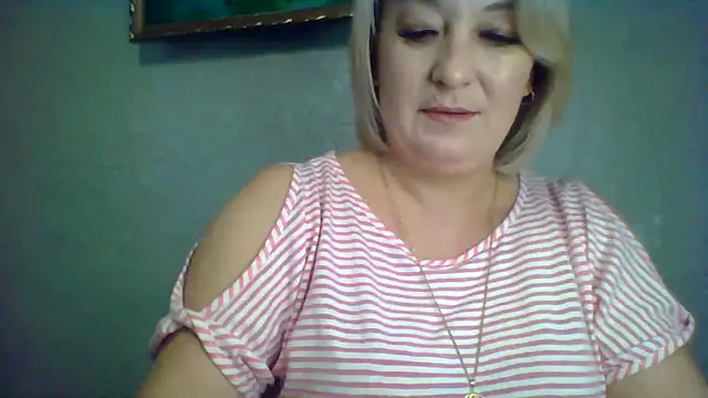 ArielXLoveresss online show from November 18, 2025, 11:03 am
