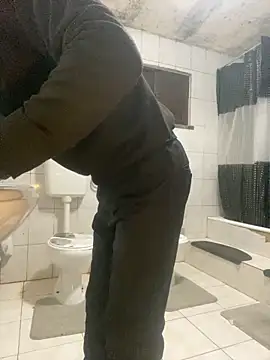 Snapshot of rogerdik76 chatting on March 3, 2026, 6:19 am rogerdik76 online show from March 3, 2026, 6:19 am