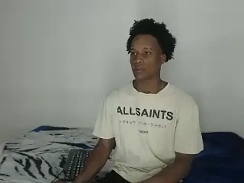 thomas love11 online show from March 18, 2025, 11:42 pm