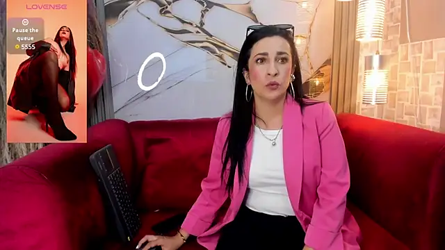 Snapshot of Bella_williamss_ chatting on February 10, 2026, 7:40 pm Bella williamss online show from February 10, 2026, 7:40 pm