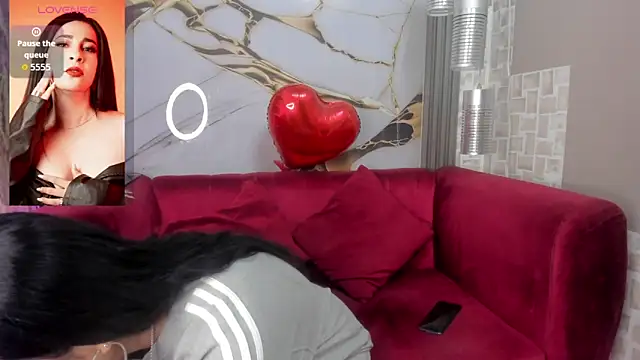 Snapshot of Bella_williamss_ chatting on February 16, 2026, 7:32 pm Bella williamss online show from February 16, 2026, 7:32 pm