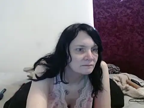 Snapshot of Hotmodel1984 chatting on March 18, 2025, 5:31 pm Hotmodel1984 online show from March 18, 2025, 5:31 pm