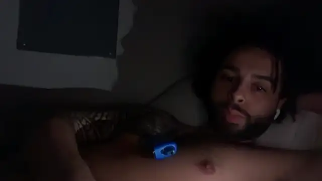 Snapshot of bones4000 chatting on February 17, 2026, 3:14 am bones4000 online show from February 17, 2026, 3:14 am