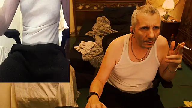 maxdaddy690 online show from October 8, 2025, 10:18 pm