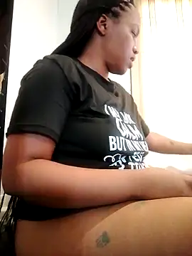 Snapshot of xMiAmor chatting on September 19, 2025, 8:05 am xMiAmor online show from September 19, 2025, 8:05 am