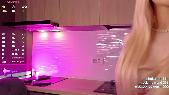 CutiePie69   online show from November 13, 2025, 8:41 pm